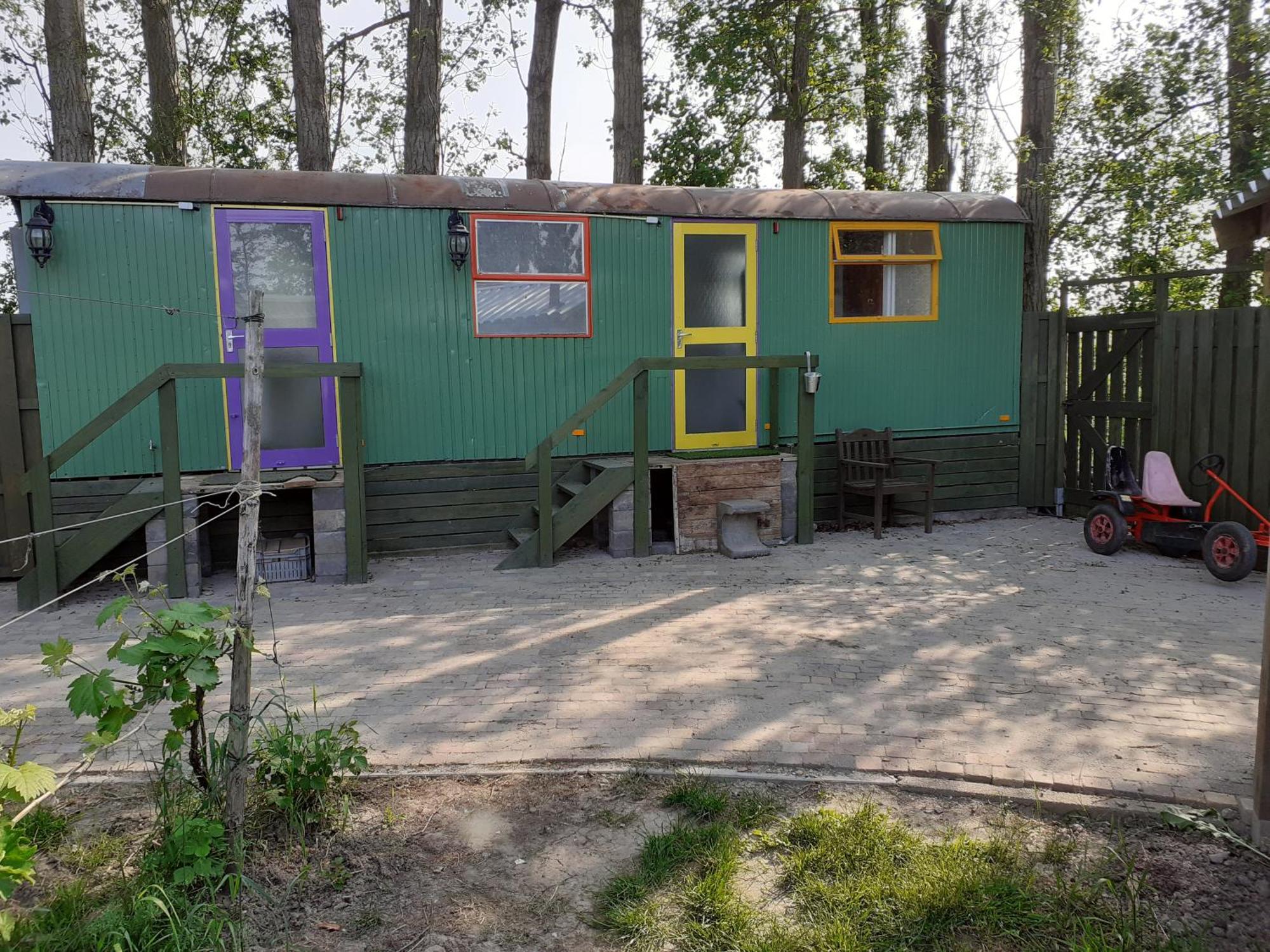 Wijndomein De Vier Ambachten -Overnachten In De Wijngaard Simonshaven Exterior photo